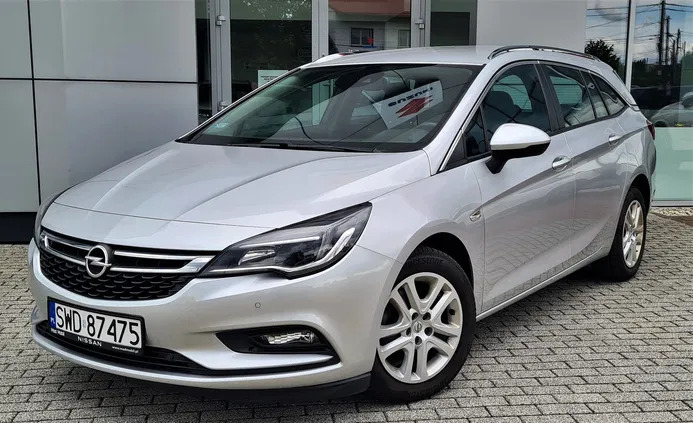 samochody osobowe Opel Astra cena 34900 przebieg: 191900, rok produkcji 2016 z Barwice